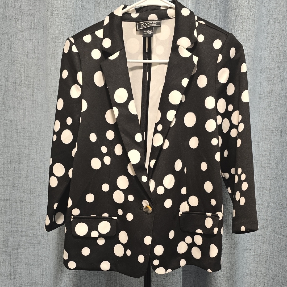 Lightweight NYCC Black and White Polka Dot Blazer With 3/4 Sleeves Size Medium‎